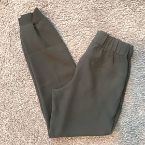 Lululemon On The Fly joggers💚